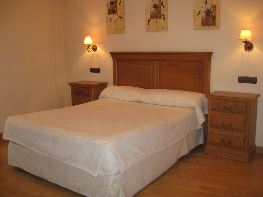Puerta Del Sol Otel Ciudad-Rodrigo Oda fotoğraf